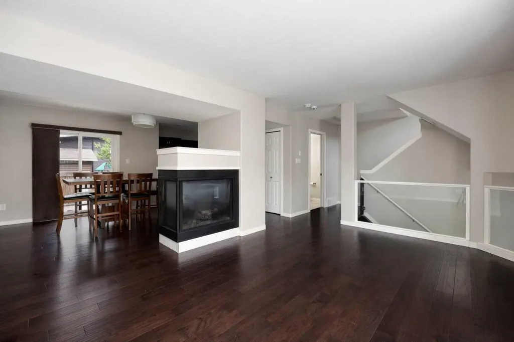 120 Warren Way Fort Mcmurray AB T9H 5J4