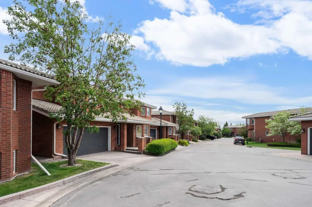 35 Prominence Path SW Calgary AB T3H2W7
