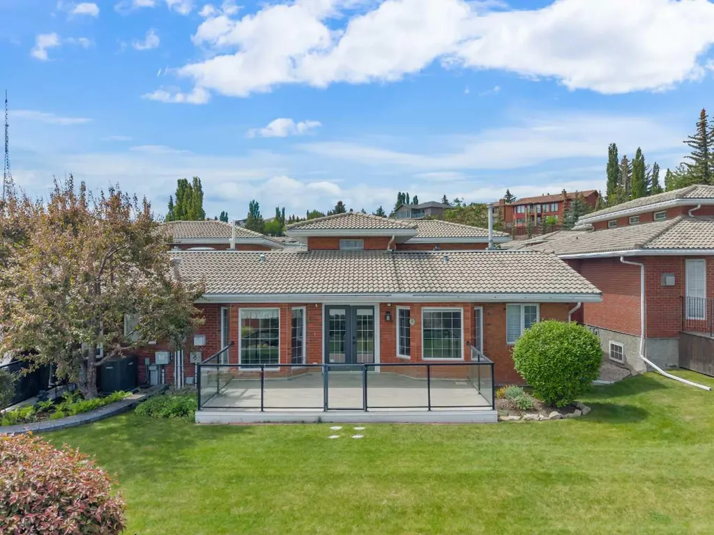 35 Prominence Path SW Calgary AB T3H2W7