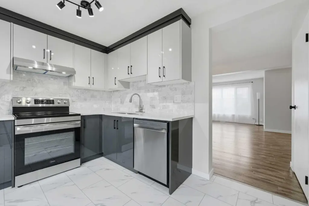 36 Falconer Terrace NE Calgary AB T3J 1W4