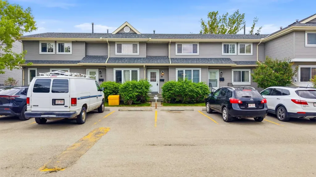 36 Falconer Terrace NE Calgary AB T3J 1W4