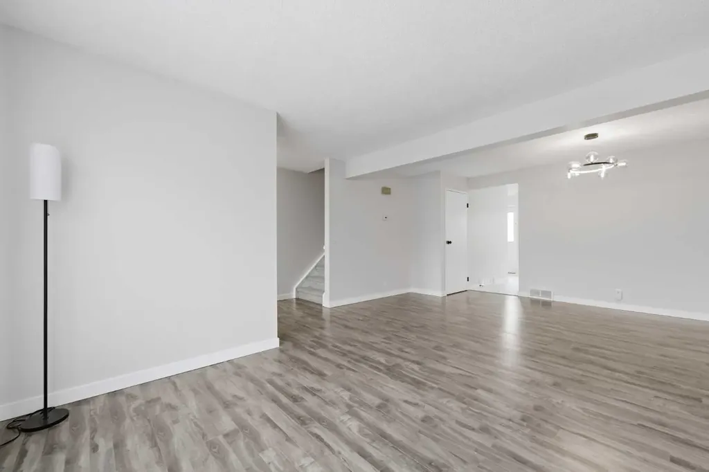 36 Falconer Terrace NE Calgary AB T3J 1W4