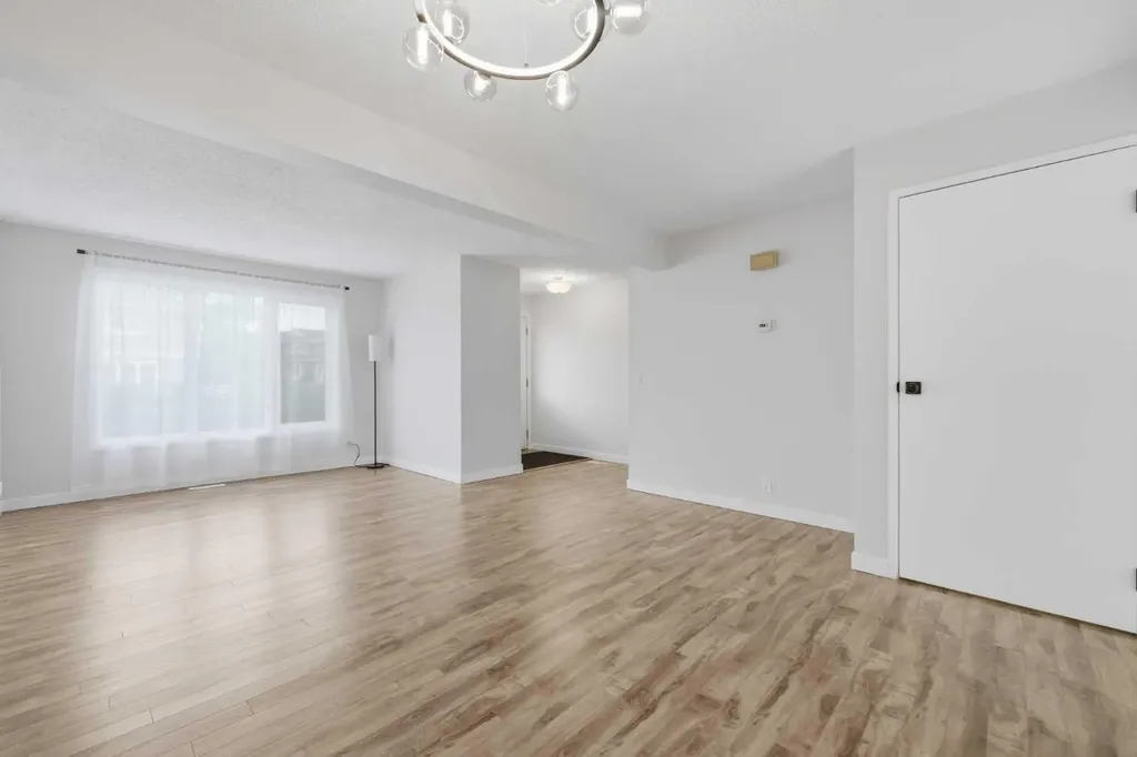 36 Falconer Terrace NE Calgary AB T3J 1W4