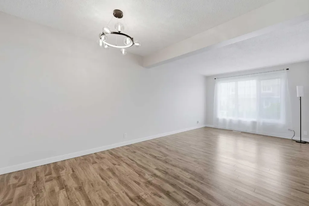 36 Falconer Terrace NE Calgary AB T3J 1W4