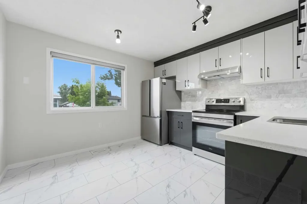 36 Falconer Terrace NE Calgary AB T3J 1W4