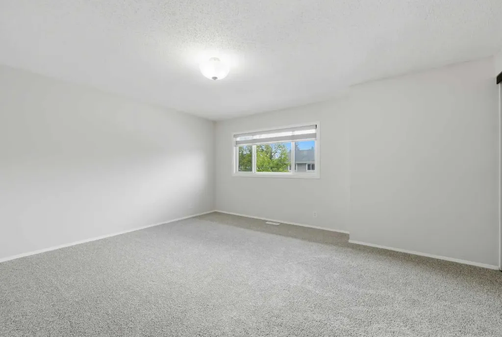 36 Falconer Terrace NE Calgary AB T3J 1W4