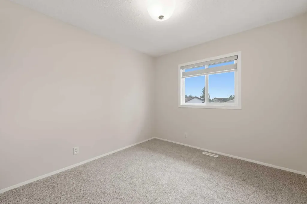36 Falconer Terrace NE Calgary AB T3J 1W4