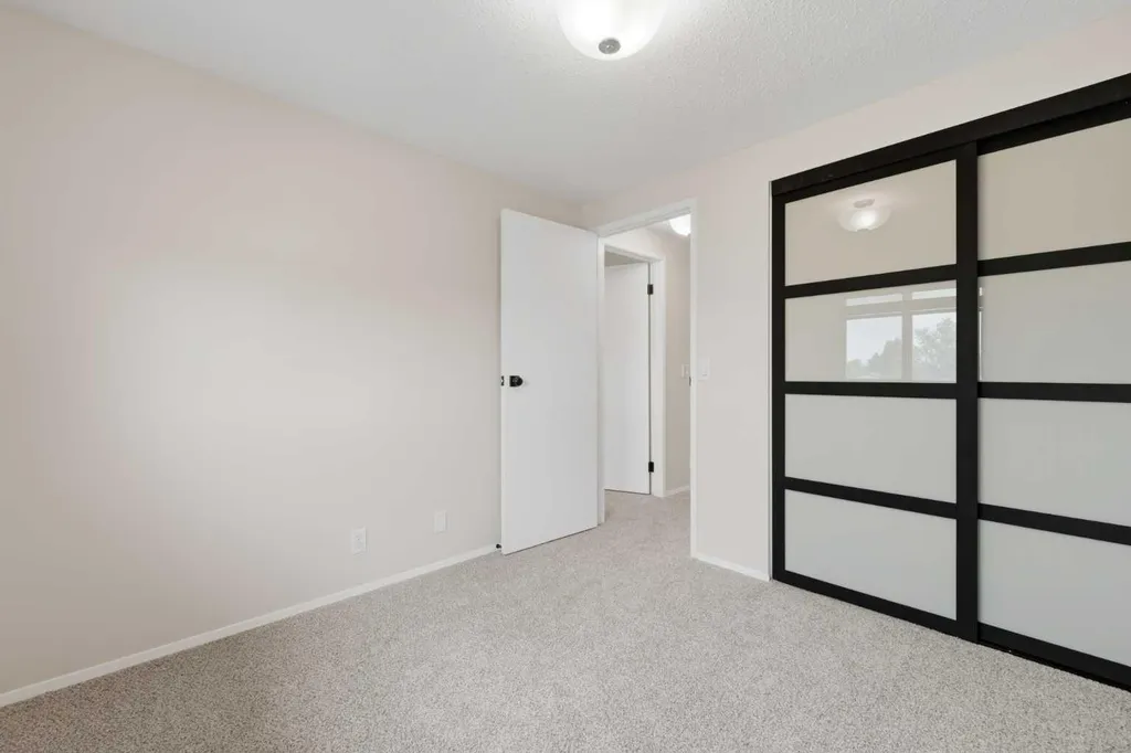36 Falconer Terrace NE Calgary AB T3J 1W4