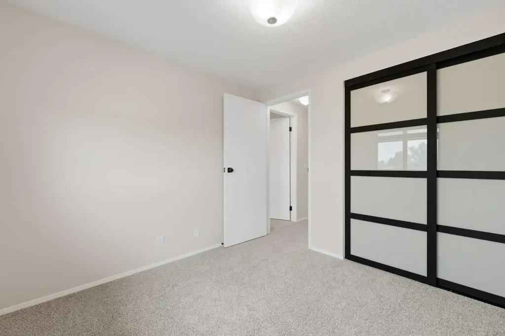 36 Falconer Terrace NE Calgary AB T3J 1W4