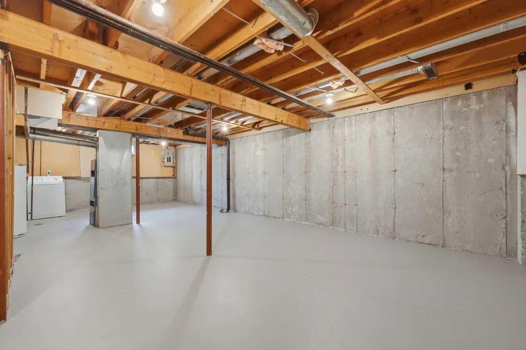 36 Falconer Terrace NE Calgary AB T3J 1W4