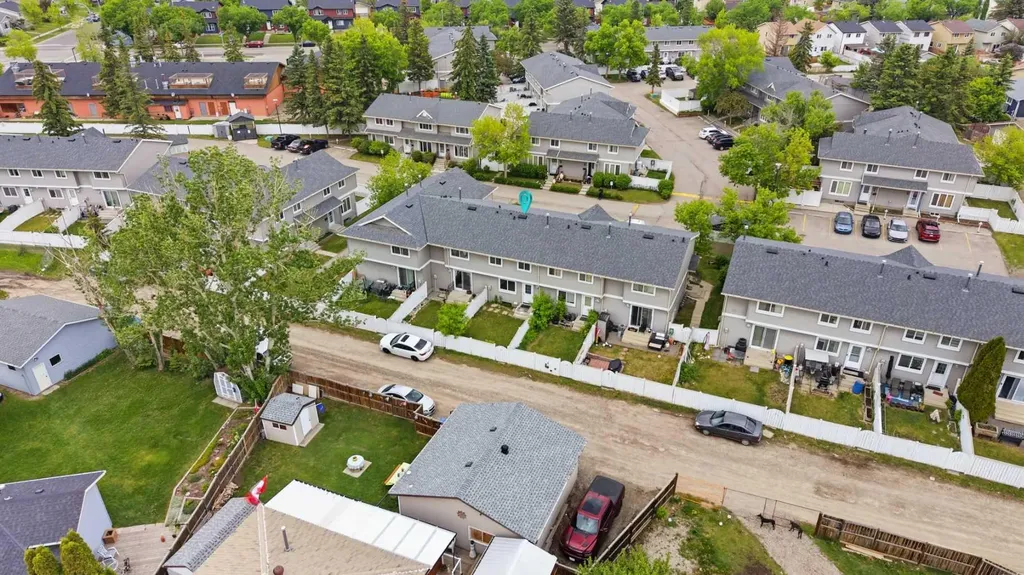 36 Falconer Terrace NE Calgary AB T3J 1W4