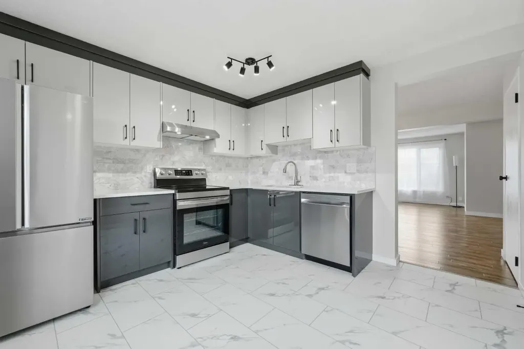36 Falconer Terrace NE Calgary AB T3J 1W4