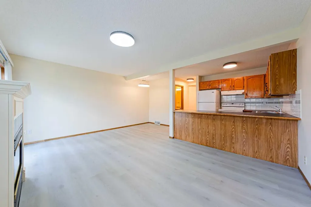 88 Country Hills Villas NW Calgary AB T3K 4S8