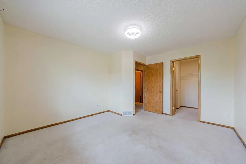 88 Country Hills Villas NW Calgary AB T3K 4S8
