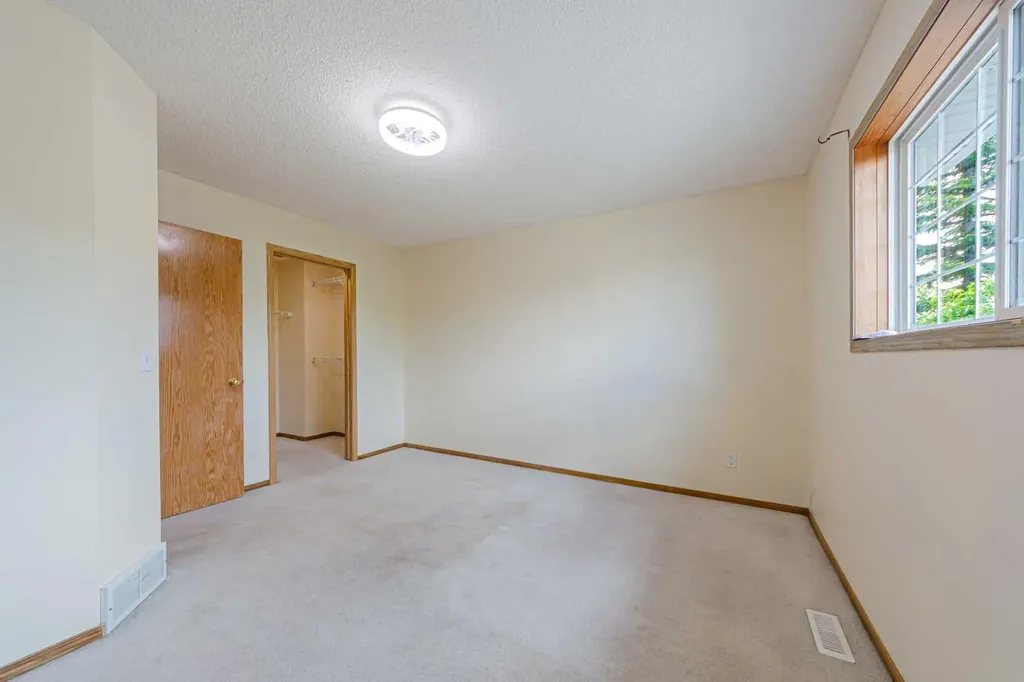 88 Country Hills Villas NW Calgary AB T3K 4S8