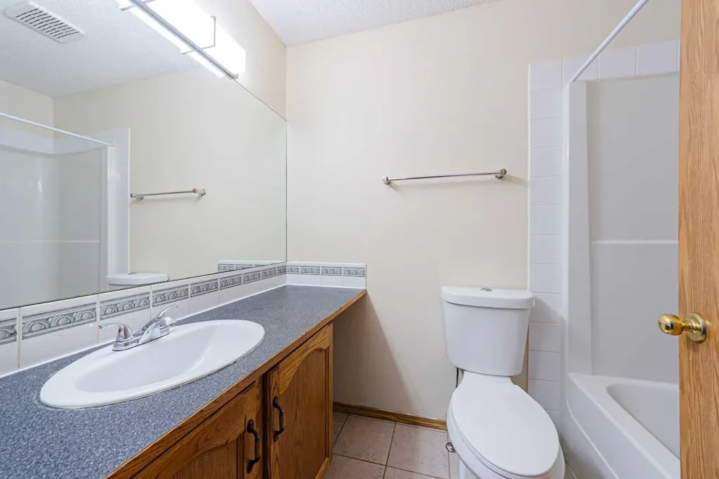 88 Country Hills Villas NW Calgary AB T3K 4S8