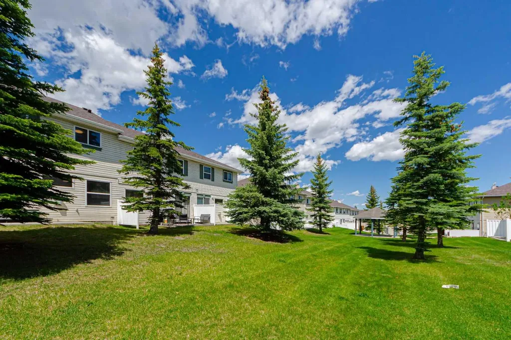 88 Country Hills Villas NW Calgary AB T3K 4S8