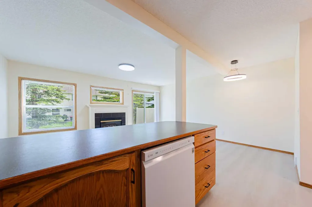 88 Country Hills Villas NW Calgary AB T3K 4S8