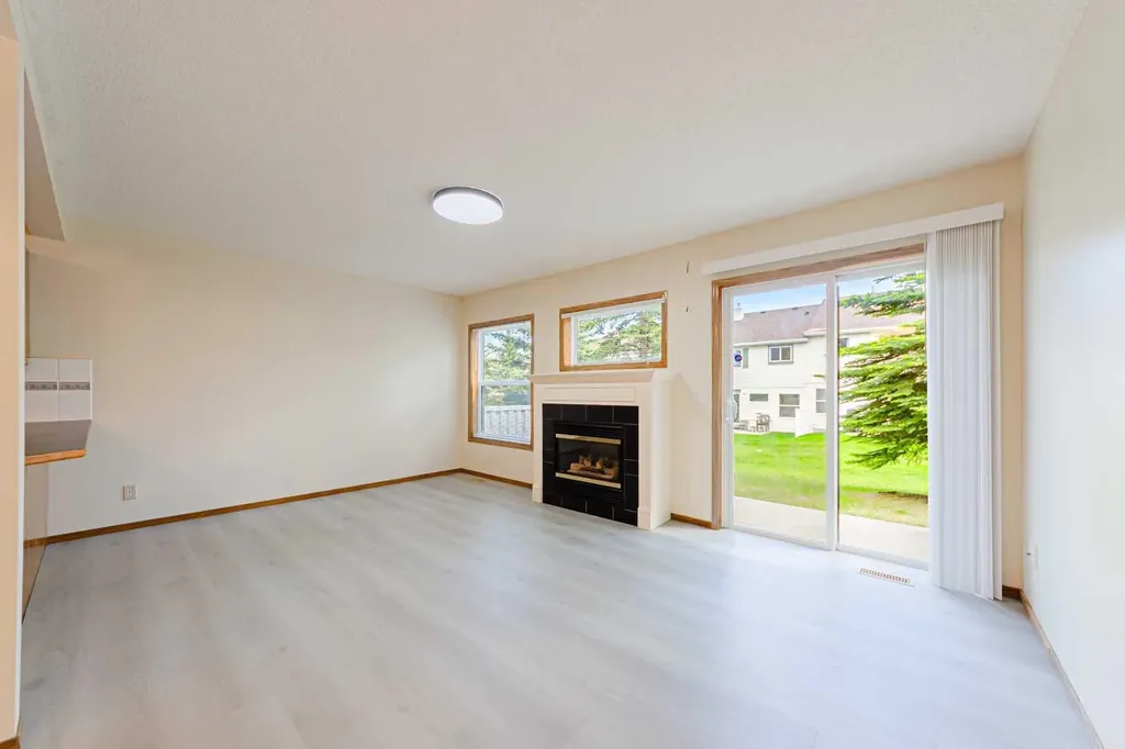 88 Country Hills Villas NW Calgary AB T3K 4S8