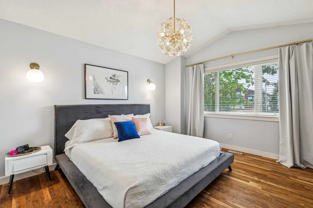 509 19 Street NW Calgary AB T2N 2J4
