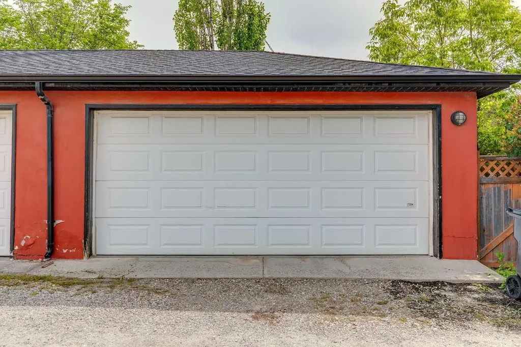 509 19 Street NW Calgary AB T2N 2J4