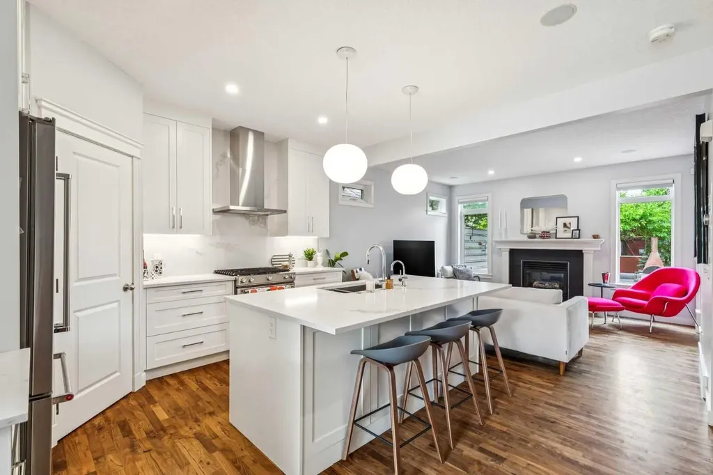 509 19 Street NW Calgary AB T2N 2J4