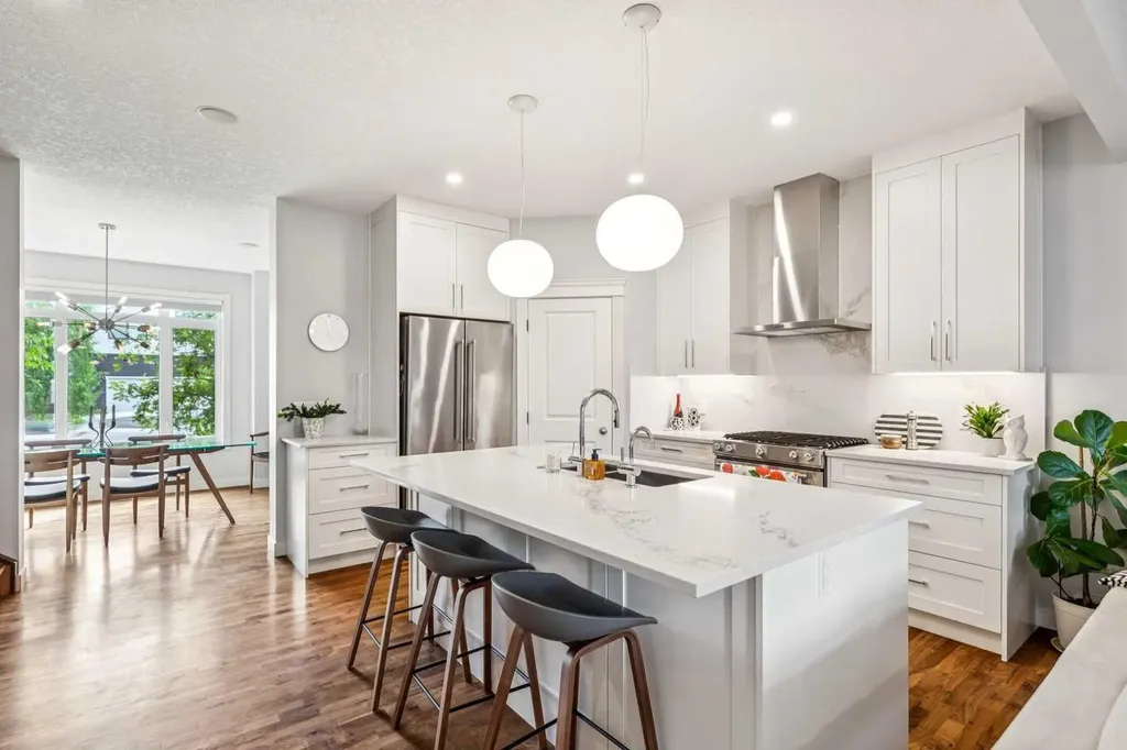509 19 Street NW Calgary AB T2N 2J4