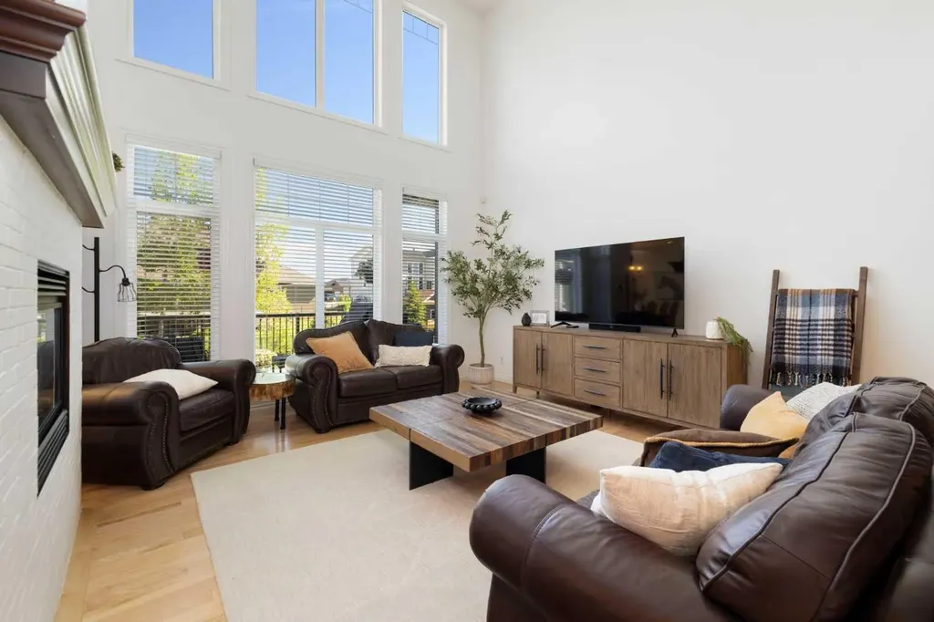 444 Montclair Place Rural Rocky View County AB T4C 0A8