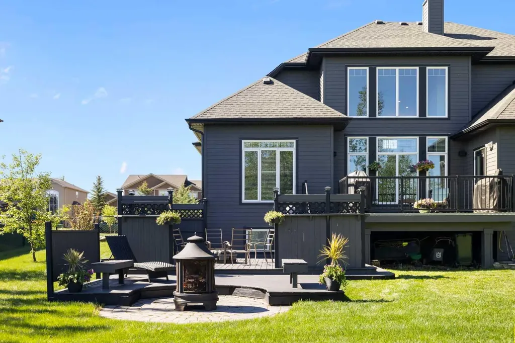 444 Montclair Place Rural Rocky View County AB T4C 0A8