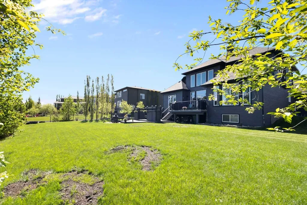 444 Montclair Place Rural Rocky View County AB T4C 0A8