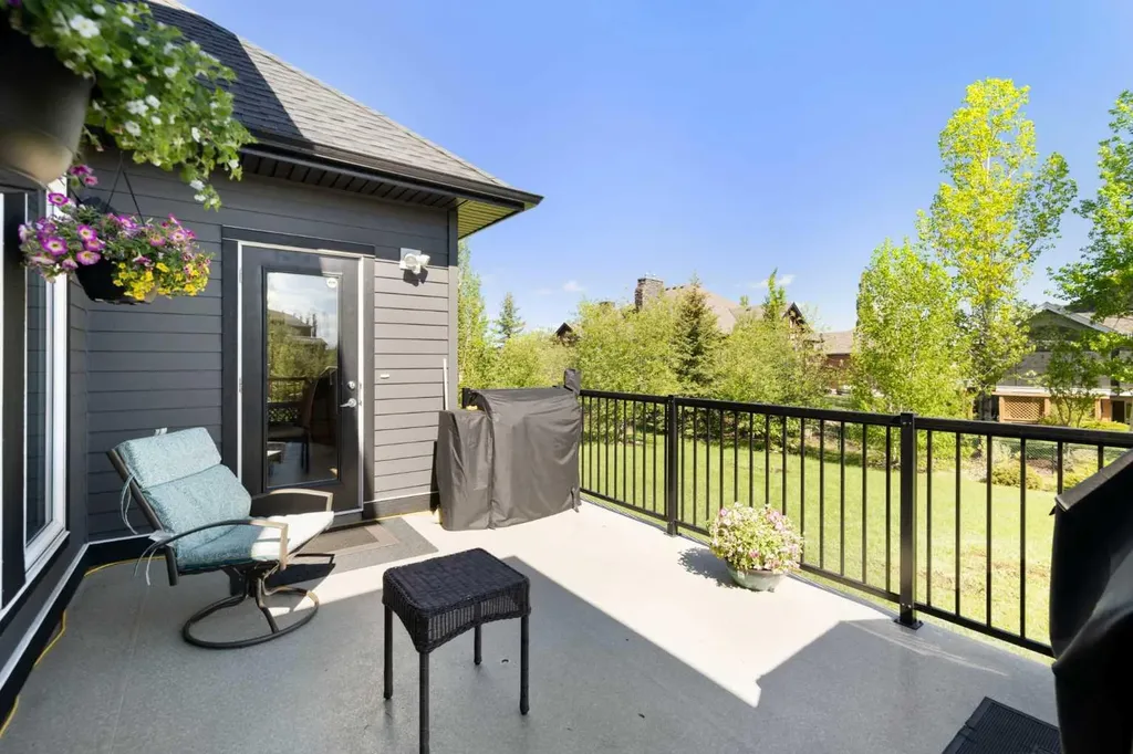 444 Montclair Place Rural Rocky View County AB T4C 0A8
