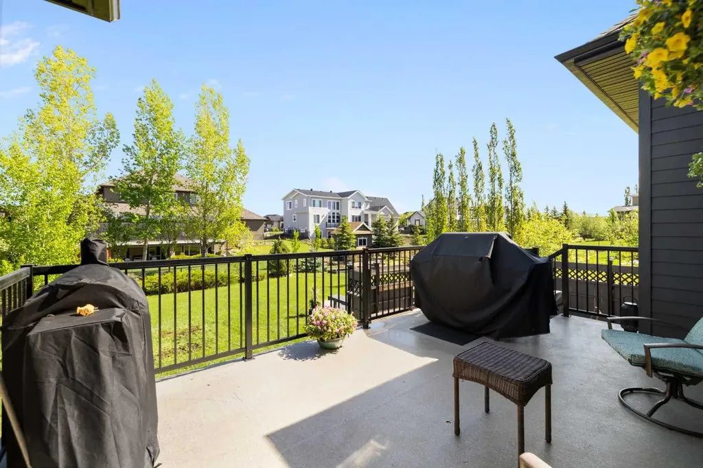 444 Montclair Place Rural Rocky View County AB T4C 0A8
