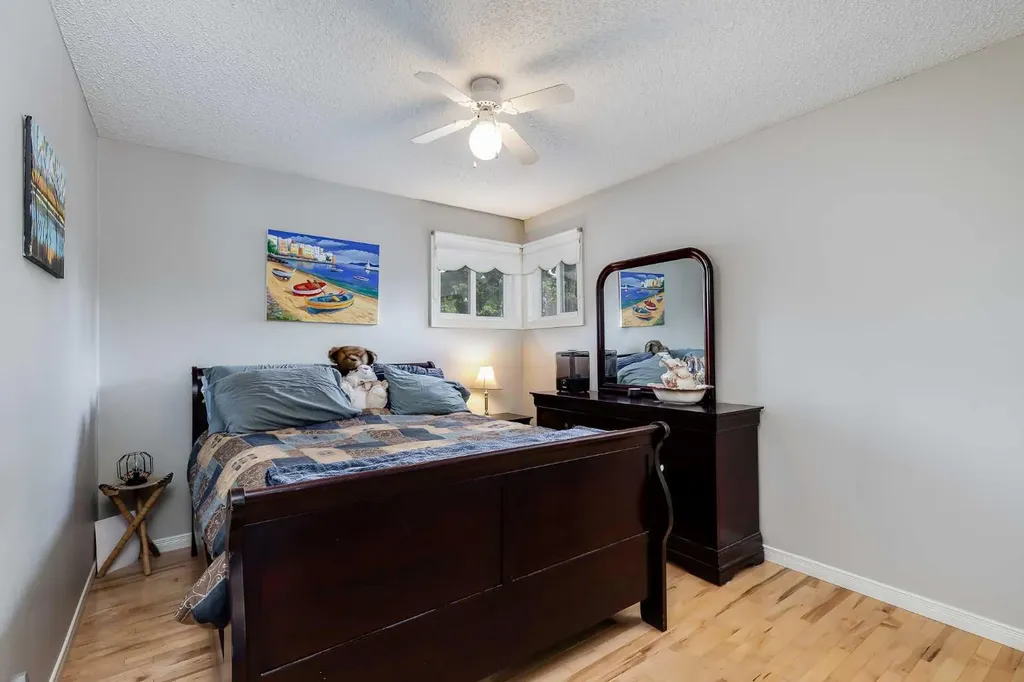 364 Silvergrove Place NW Calgary AB T3B 4T6