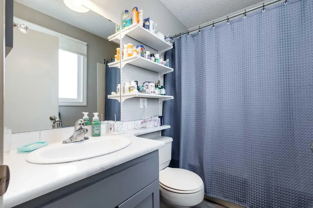 364 Silvergrove Place NW Calgary AB T3B 4T6
