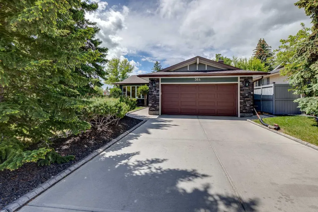 364 Silvergrove Place NW Calgary AB T3B 4T6