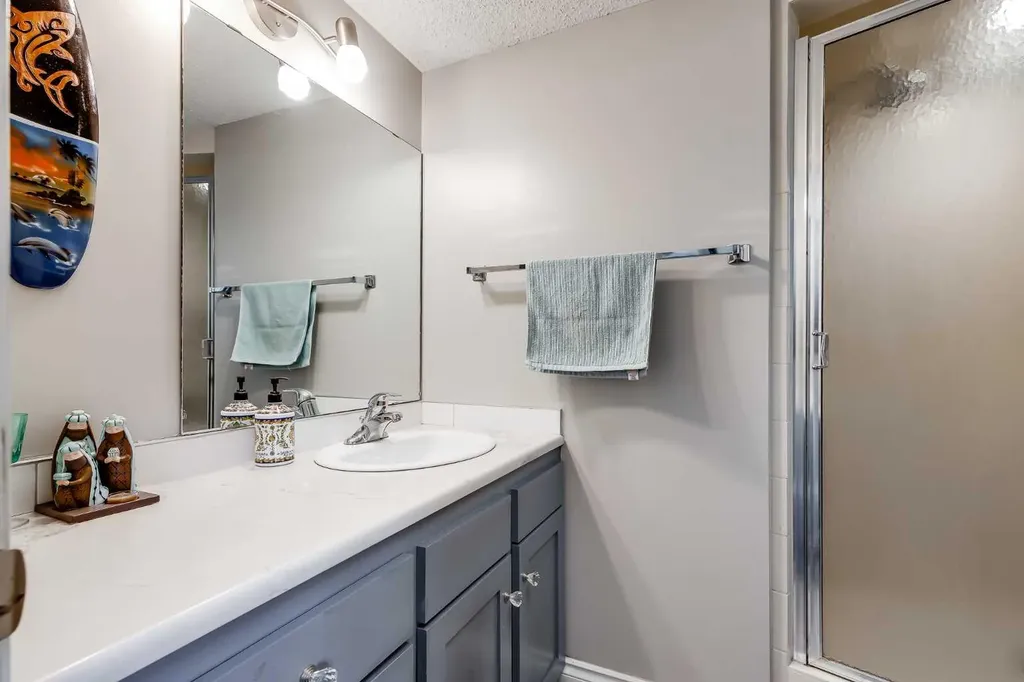 364 Silvergrove Place NW Calgary AB T3B 4T6