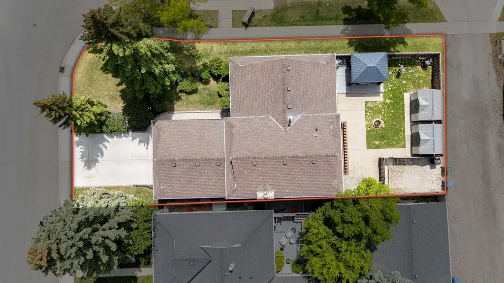 364 Silvergrove Place NW Calgary AB T3B 4T6