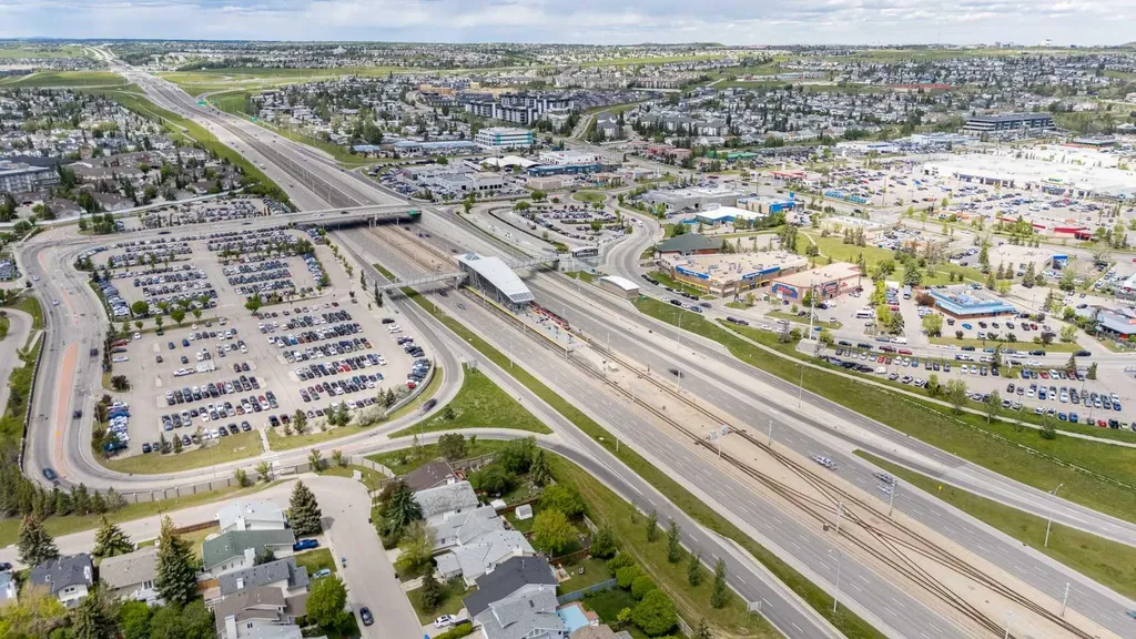 364 Silvergrove Place NW Calgary AB T3B 4T6