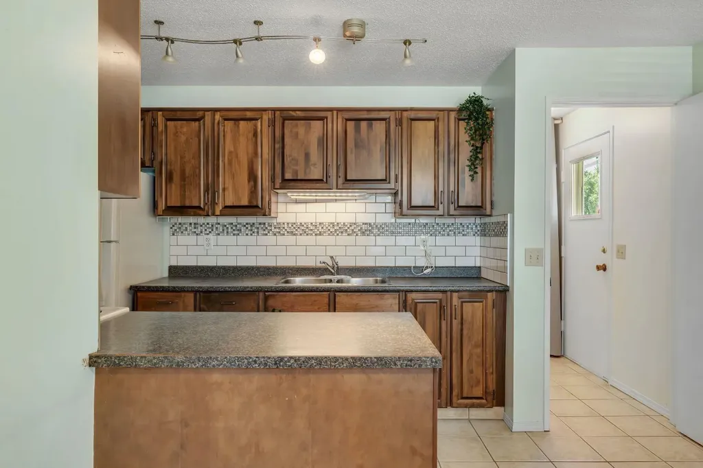 127 Falshire Way NE Calgary AB T3J 2C7