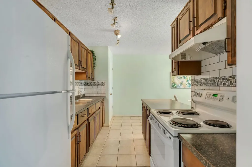127 Falshire Way NE Calgary AB T3J 2C7