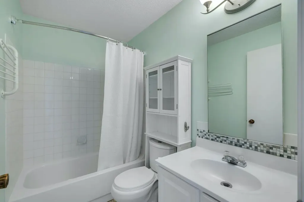 127 Falshire Way NE Calgary AB T3J 2C7