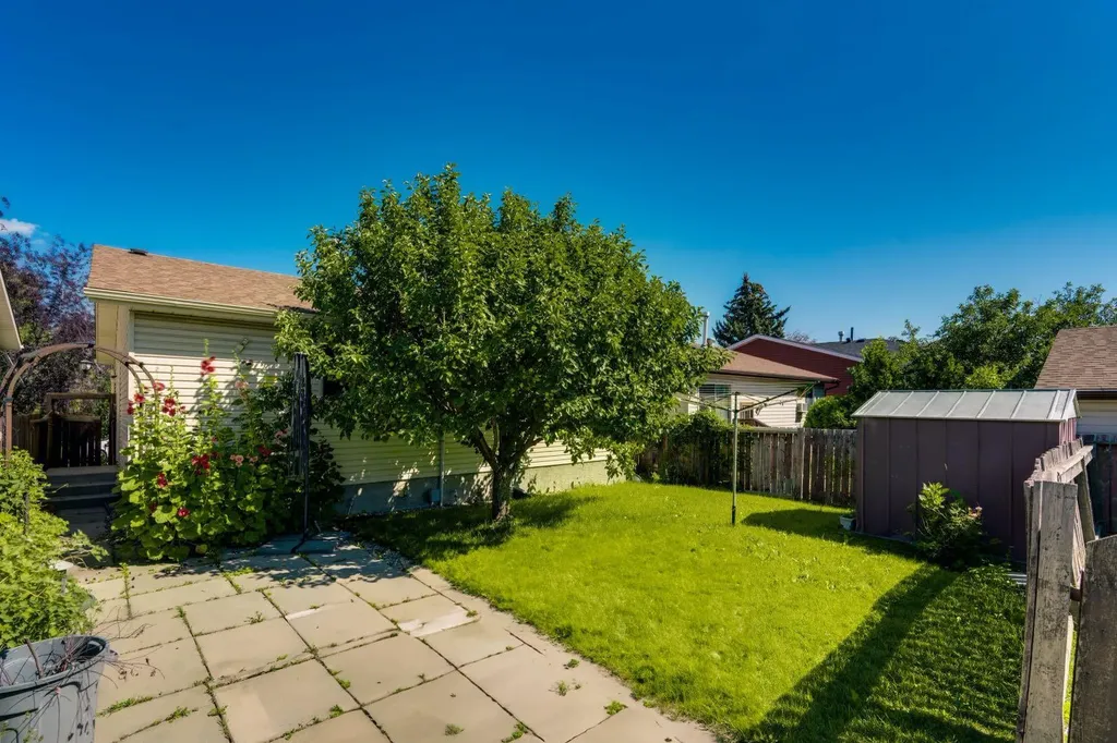 127 Falshire Way NE Calgary AB T3J 2C7