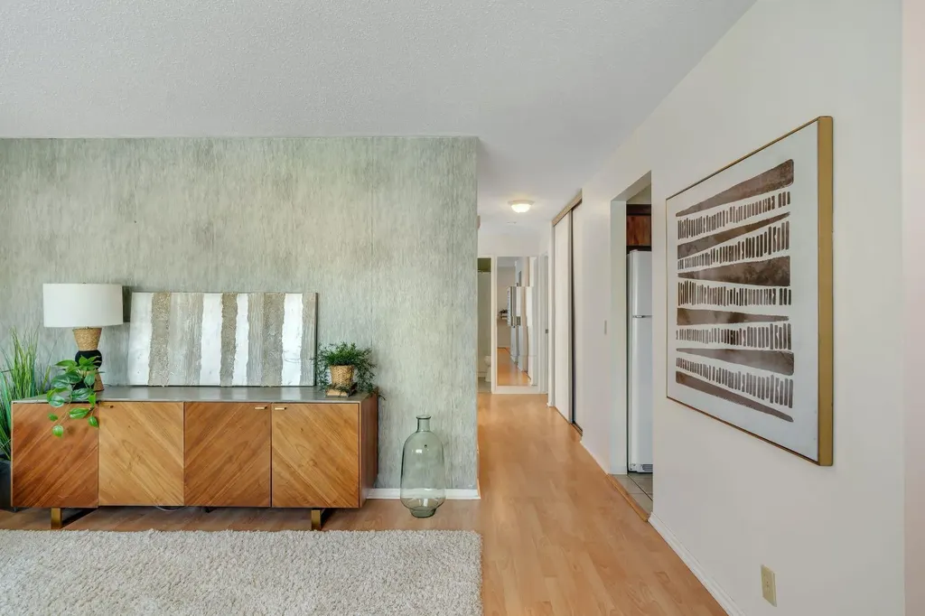 127 Falshire Way NE Calgary AB T3J 2C7