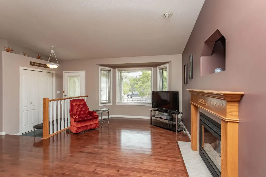 189 Lampard Crescent Red Deer AB T4R2W6