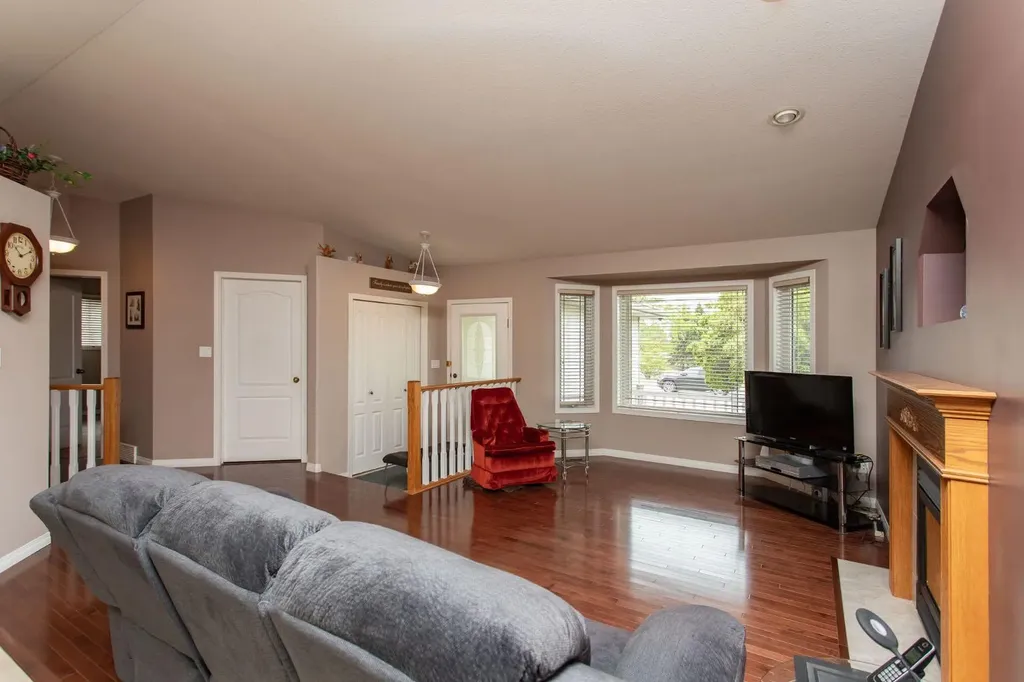 189 Lampard Crescent Red Deer AB T4R2W6