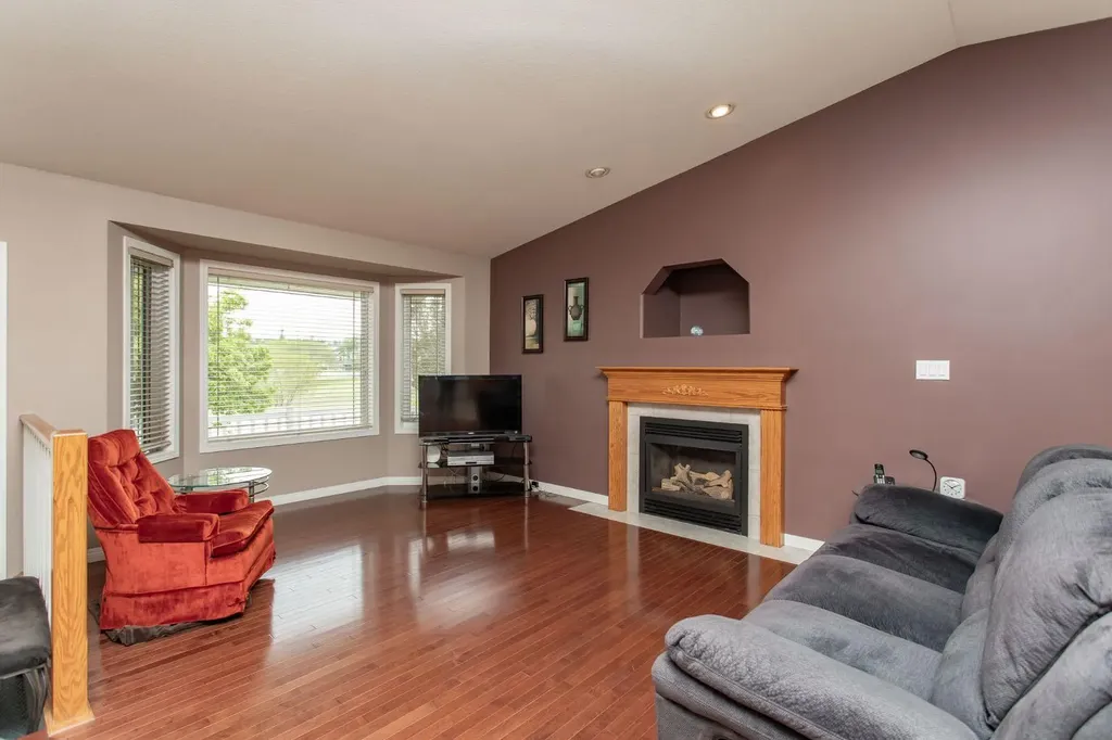 189 Lampard Crescent Red Deer AB T4R2W6
