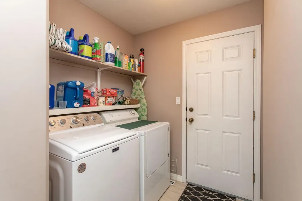 189 Lampard Crescent Red Deer AB T4R2W6