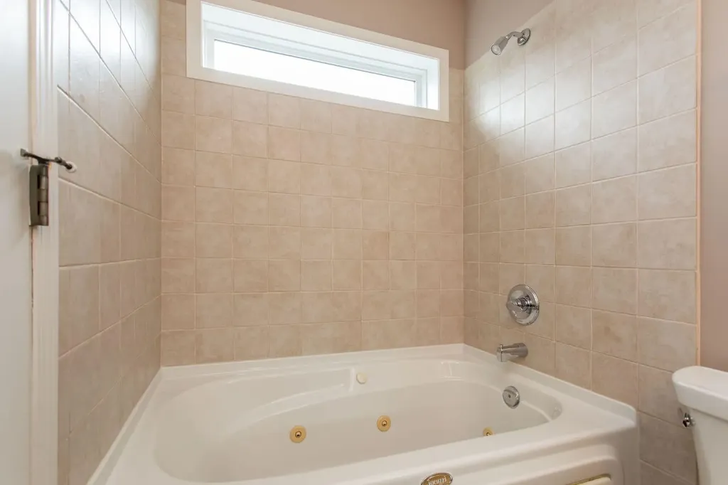 189 Lampard Crescent Red Deer AB T4R2W6