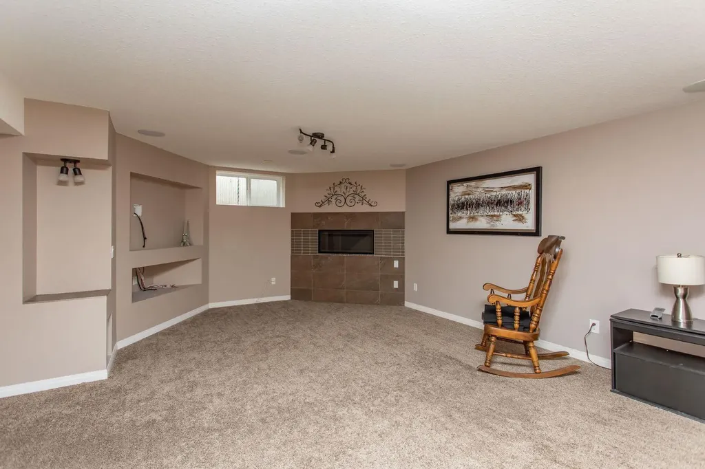 189 Lampard Crescent Red Deer AB T4R2W6