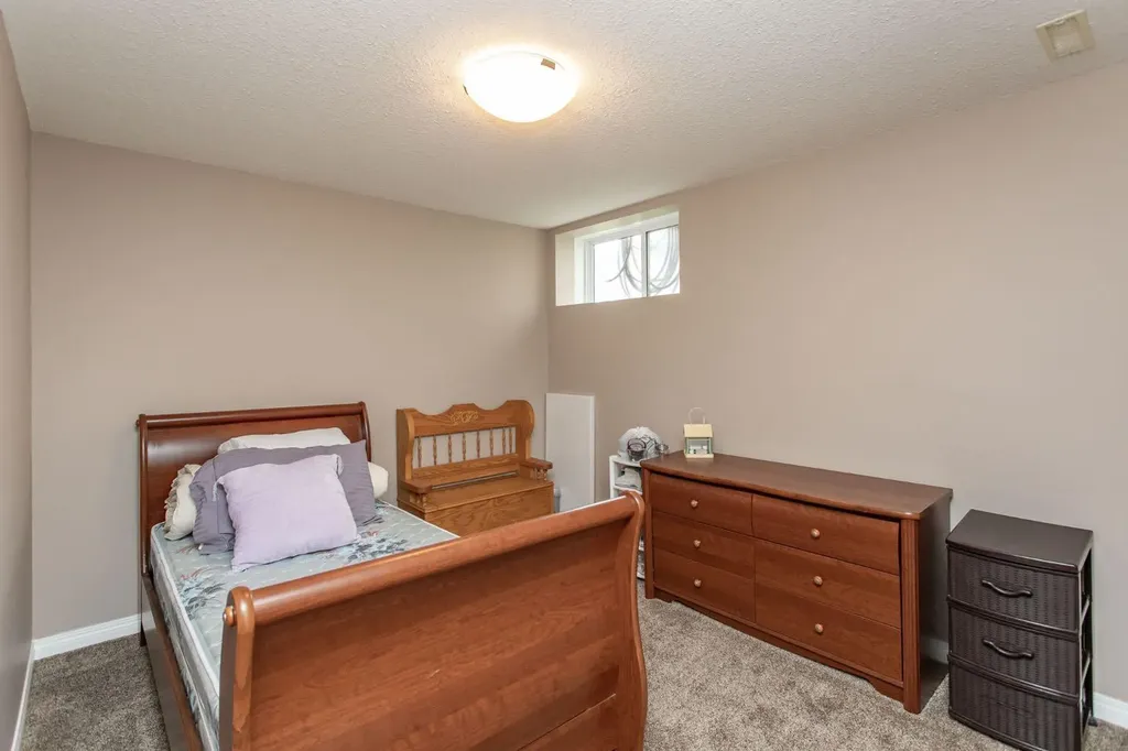 189 Lampard Crescent Red Deer AB T4R2W6